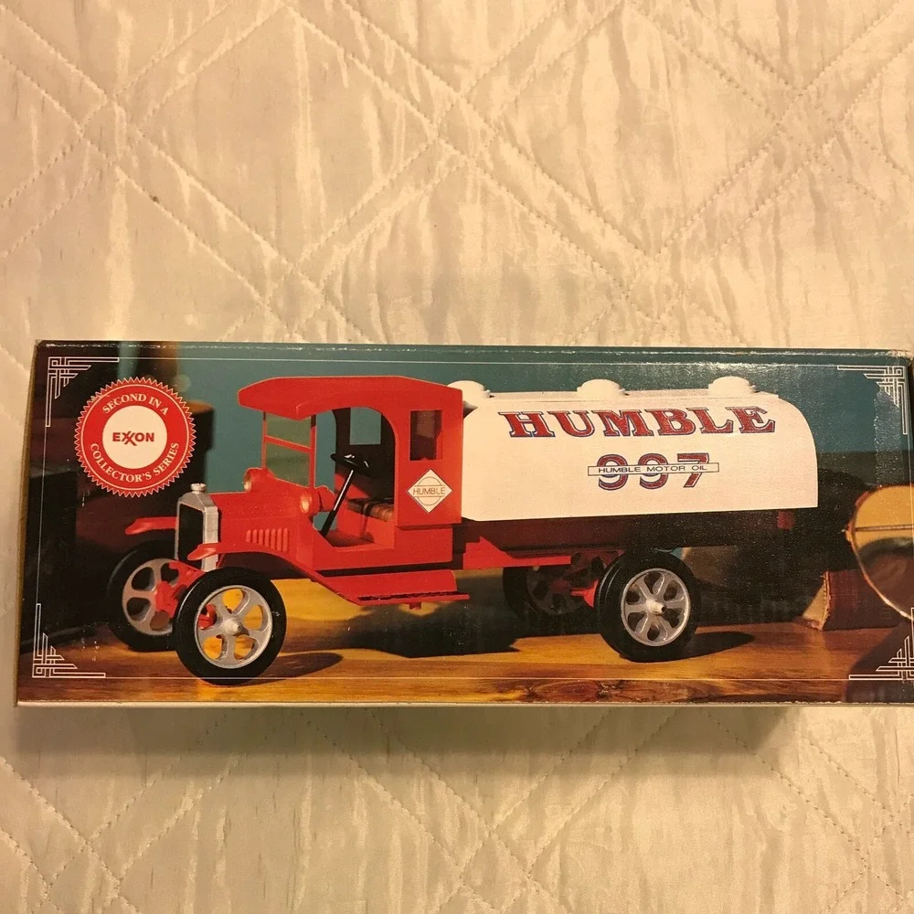 Exxon Humble 997‎ 1918 Motor Oil Tanker Truck Bank